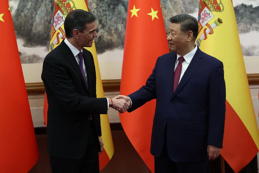 Pedro Sánchez, presidente del gobierno español y el mandatario chino, Xi Jinping. Foto 