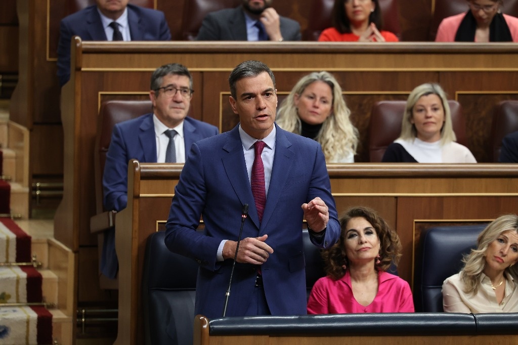 Pedro Sánchez considers resigning