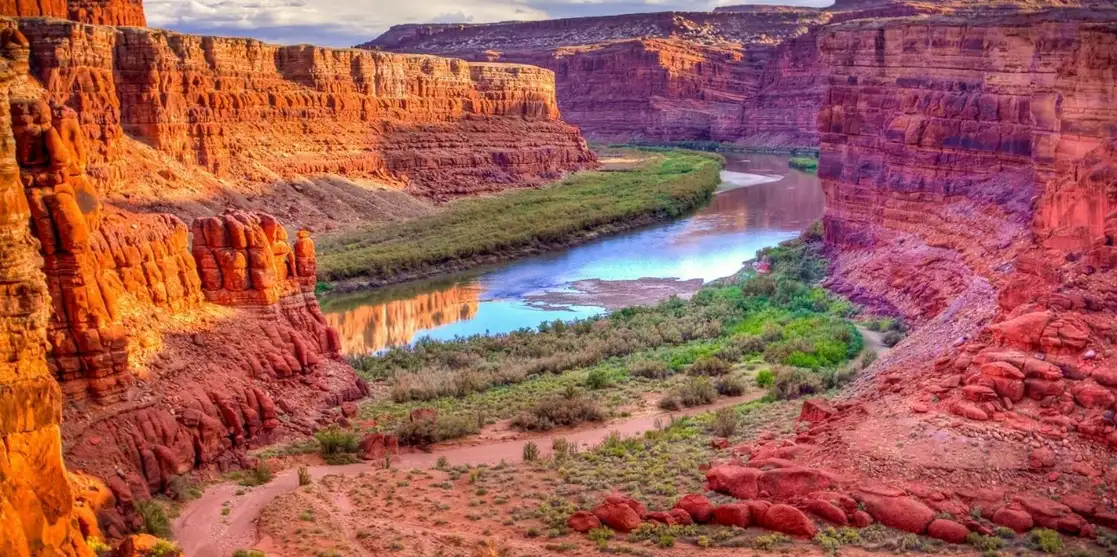 Ante los bajos niveles de agua en la cuenca del río Colorado, que abastece a 40 millones de personas en siete entidades de Estados Unidos y dos de México, se determinó disminuir por segunda ocasión la dotación a ambos países. Foto cortesía El Pionero / Ap