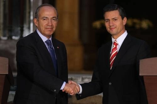Los ex presidentes Felipe Calderón (izq) y Enrique Peña Nieto (der) en imagen de archivo. Foto José Antonio López