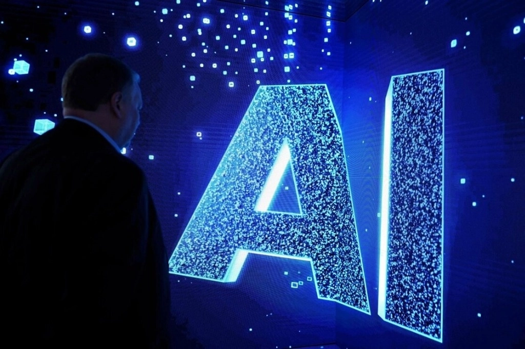 Se impondrán limitaciones a la exportación de avanzados chips informáticos y modelos de IA a los países que representen una amenaza, con excepciones para los aliados y socios de EU. Foto Afp / Archivo