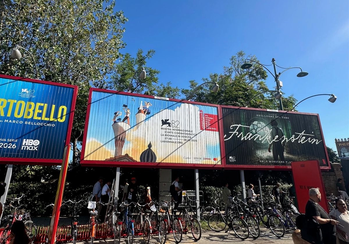 En el festival de Cine de Venecia, Lido queda prácticamente tapizado de espectaculares promocionales de los filmes. Foto 

