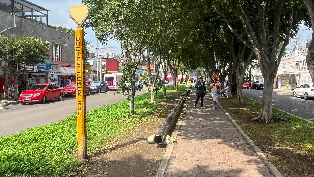 Habrá sustitución de tubos en colonias de la Gustavo A. Madero y en Nezahualcóyotl tras los daños causados por las tomas clandestinas de turbosina. Foto Pablo Ramos 