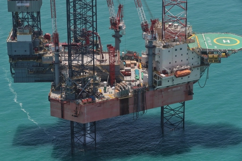 Plataforma de Pemex en la sonda de Campeche. Foto Marco Peláez / Archivo