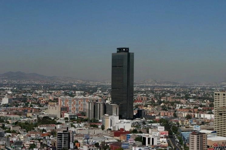 La Torre de Pemex, ubicada en la avenida Marina Nacional, en la ciudad de México. Foto Cuartoscuro / Archivo