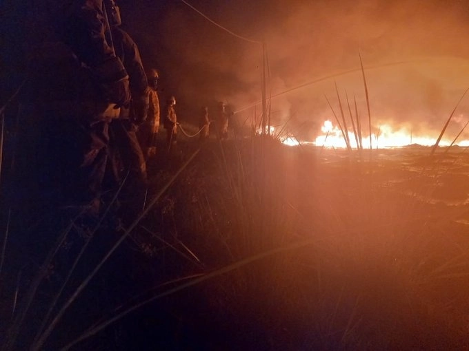 Protección civil de Tabasco y bomberos controlaron el incendio. Foto de la dependencia
