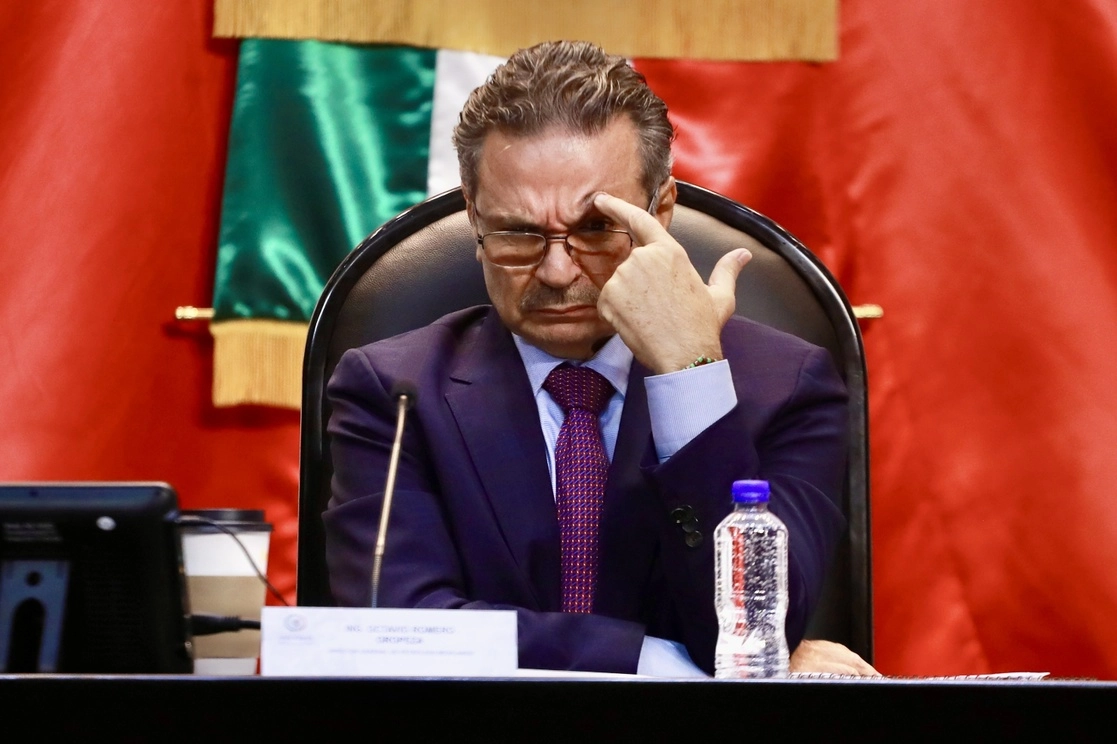 El director general de Pemex, Octavio Romero Oropeza, durante su comparecencia ante las comisiones unidas de Energía e Infraestructura en San Lázaro. Foto Luis Castillo