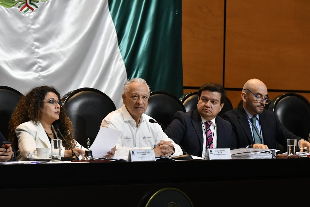 Al comparecer en la Cámara de Diputados por la glosa del primer Informe de gobierno de la presidenta Claudia Sheinbaum, Víctor Rodríguez señaló que Pemex ya no es una petrolera, sino que está en camino para ser una empresa de energía. Foto tomada de X 