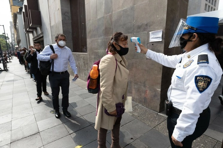 La empresa tiene seis mil 144 casos contagiados de coronavirus. Foto Pablo Ramos