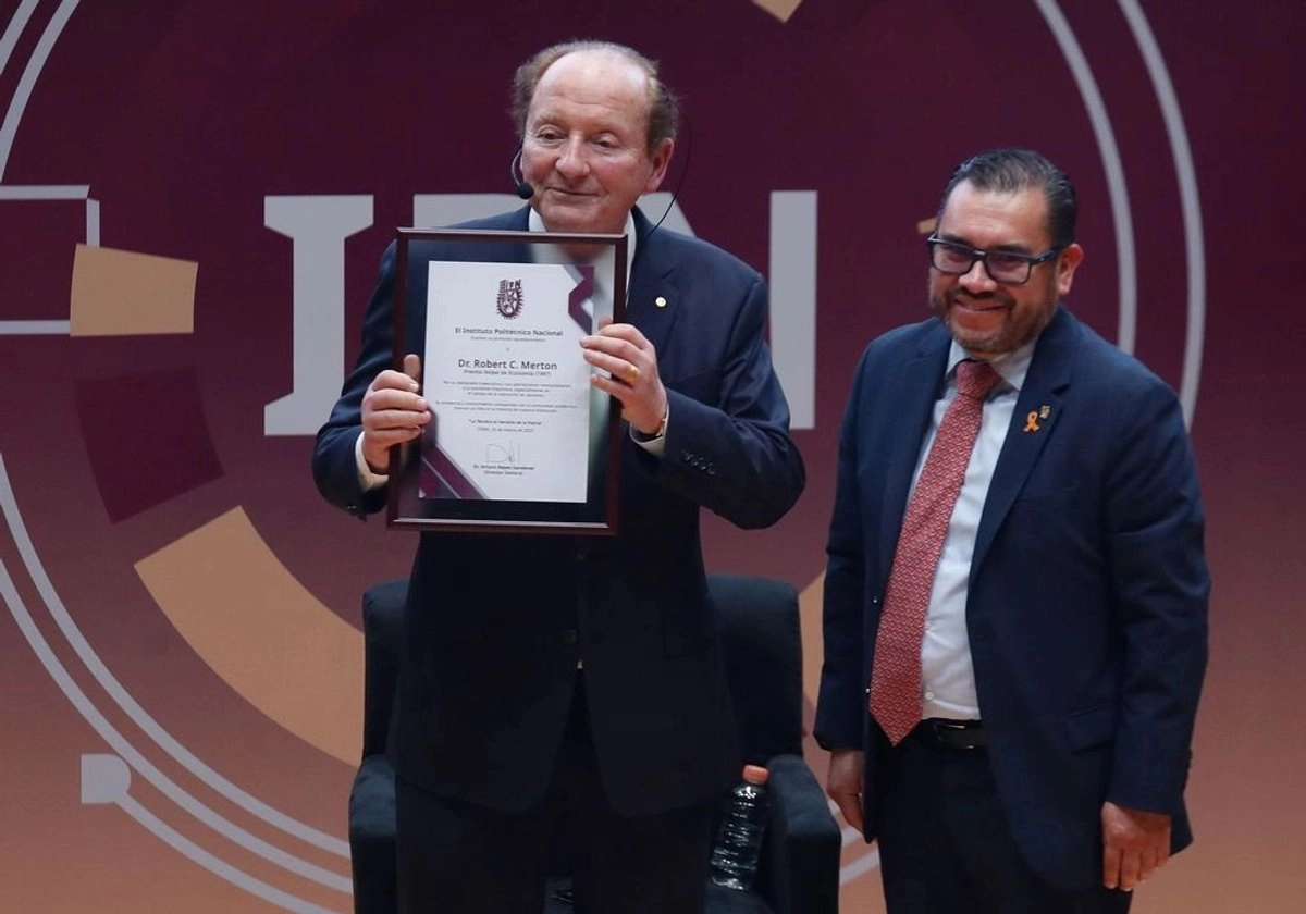 Robert C. Merton, Premio Nobel de Economía 1997 ofreció una conferencia magistral en el Auditorio Alejo Peralta del Centro Cultural “Jaime Torres Bodet”. Imagen de marzo de 2025. Foto