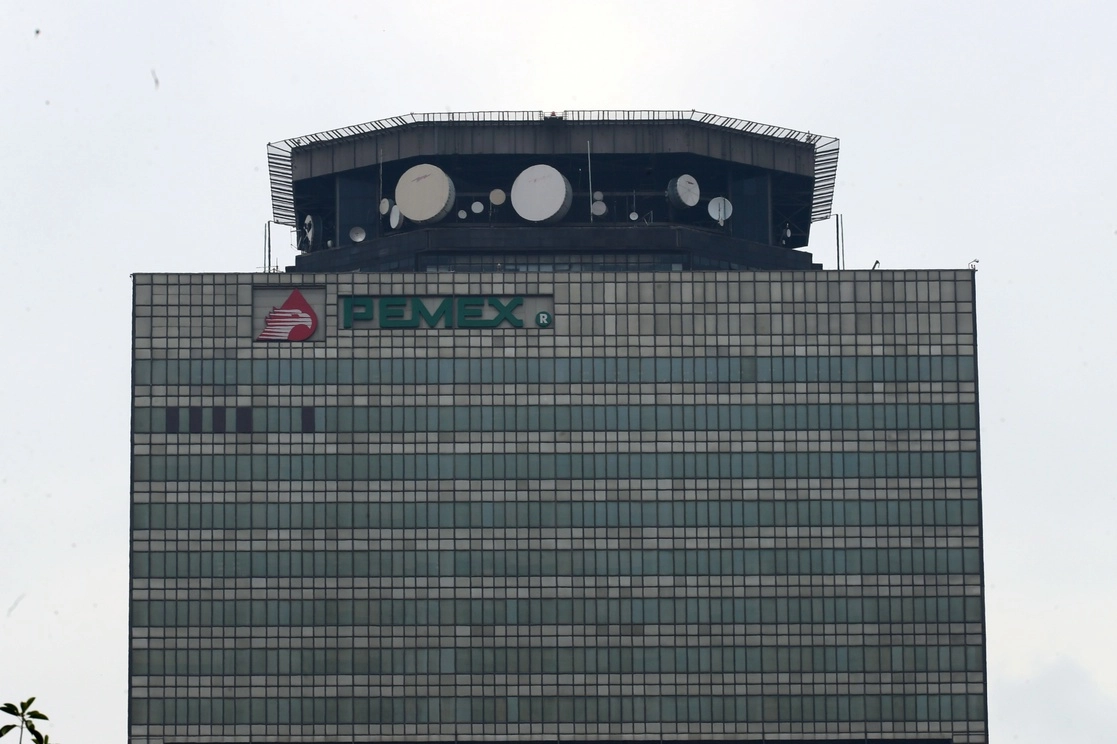 Torre de Pemex en la Ciudad de México. Foto Roberto García Ortiz / Archivo