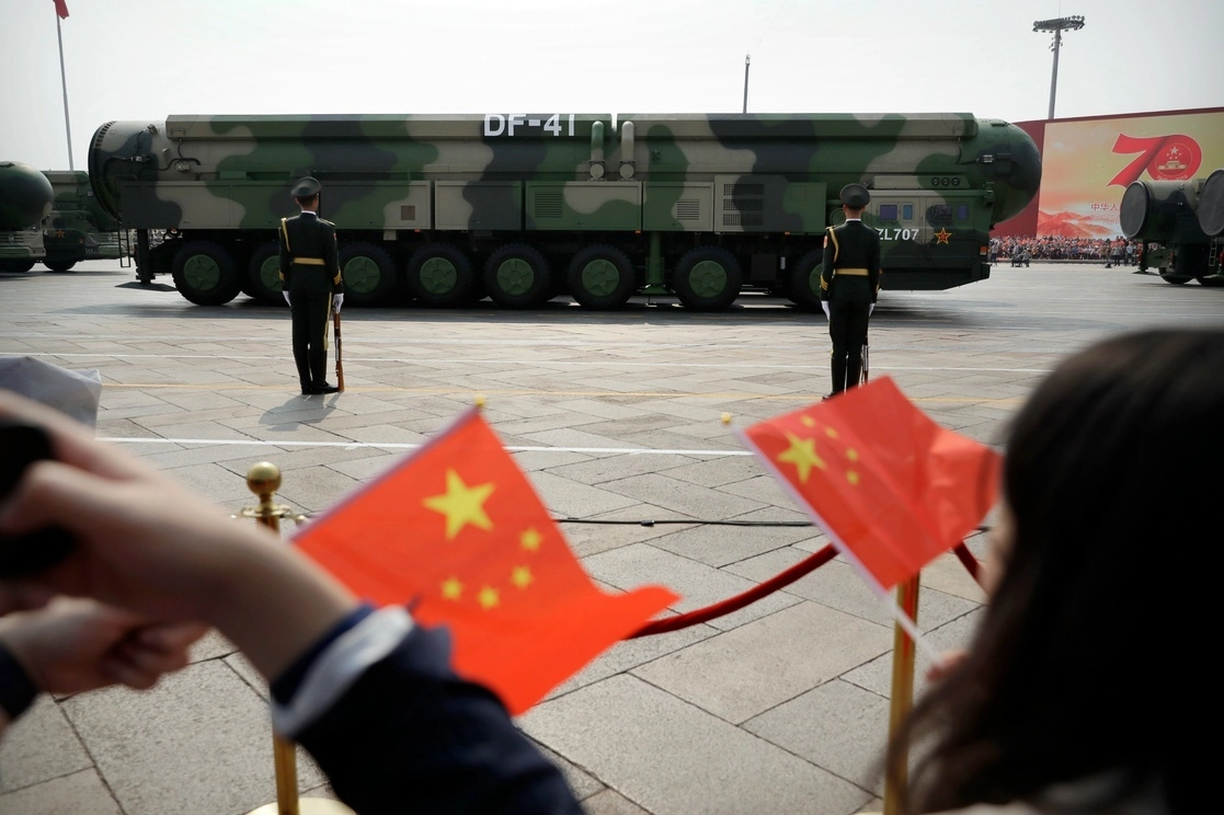 Misiles DF-41 durante el desfile por el 70 aniversario de la fundación de la China Comunista en Beijing. Foto Ap / Archivo
