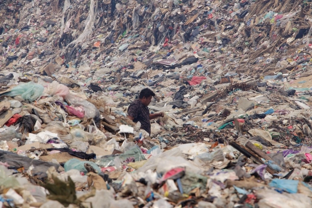 Pepenadores protestan contra el incumplimiento de condiciones contractuales en el Centro de Transferencia de basura de Mexicali, BC. Foto Cuartoscuro / Archivo