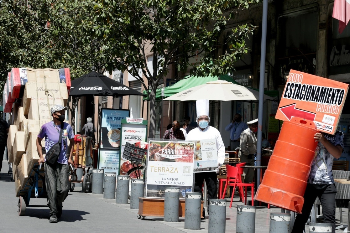 Comerciantes y trabajadores del Centro Histórico de la Ciudad de México.Foto Roberto García Ortiz