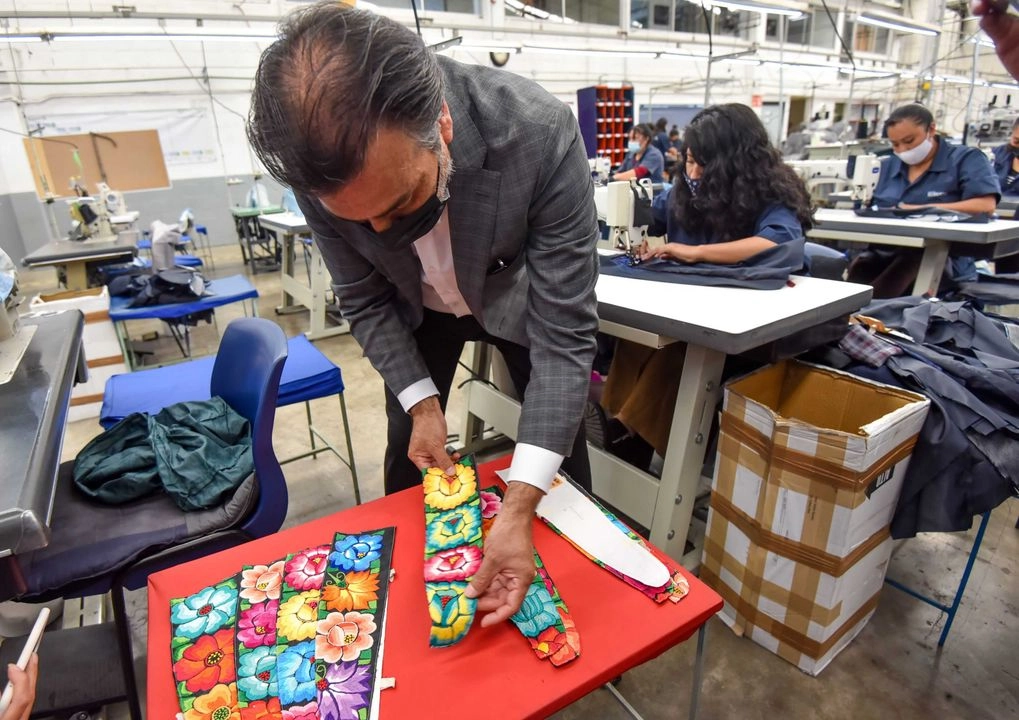 La industria textil en México genera un millón 100 mil empleos, destacó el líder la Canaintex. Foto 