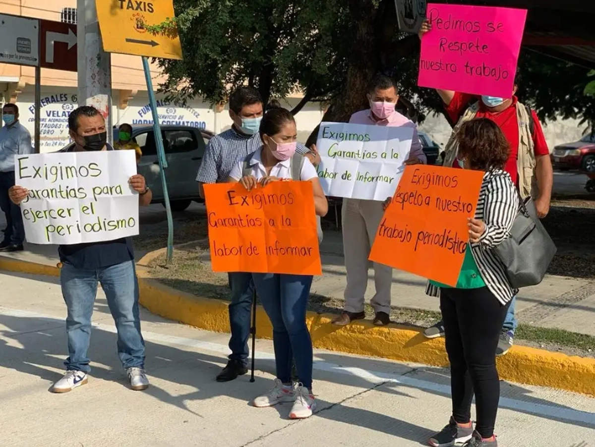 Integrantes del Sindicato Nacional de Redactores de la Prensa exigen seguridad en el ejercicio de su profesión. 