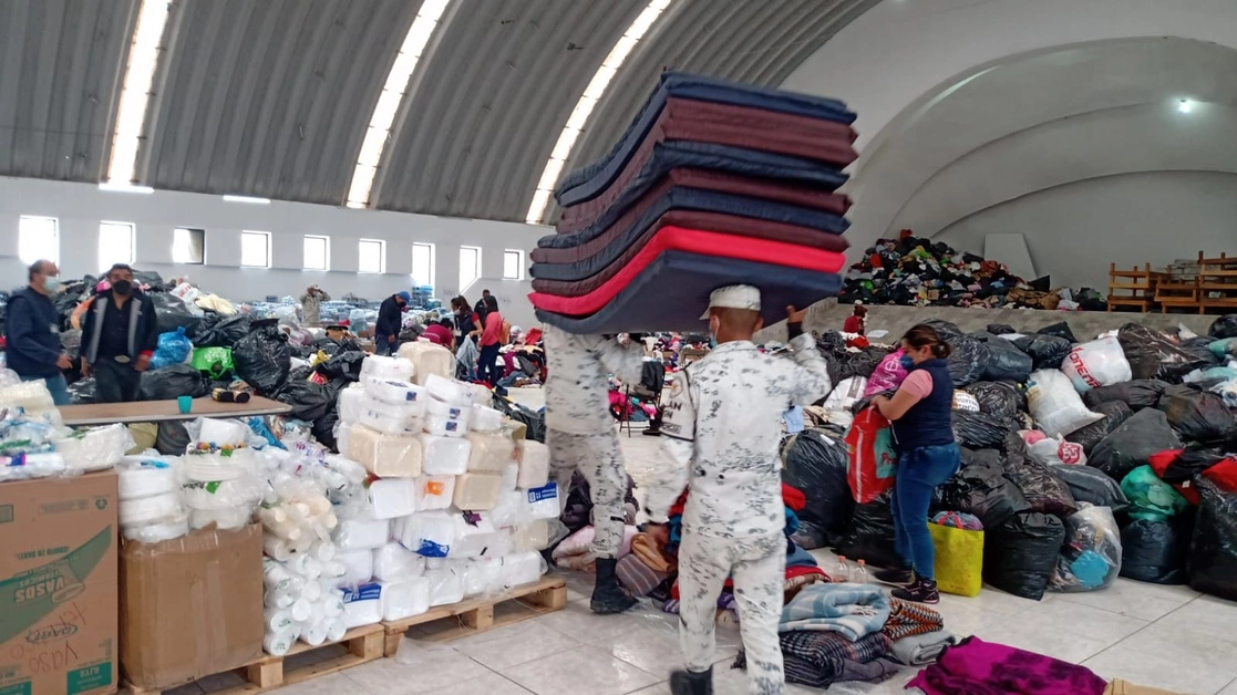 En colaboración con las autoridades de protección civil de los tres órdenes de gobierno, la Guardia Nacional atiende los alberges temporales en Tula. Foto cortesía de la GN 