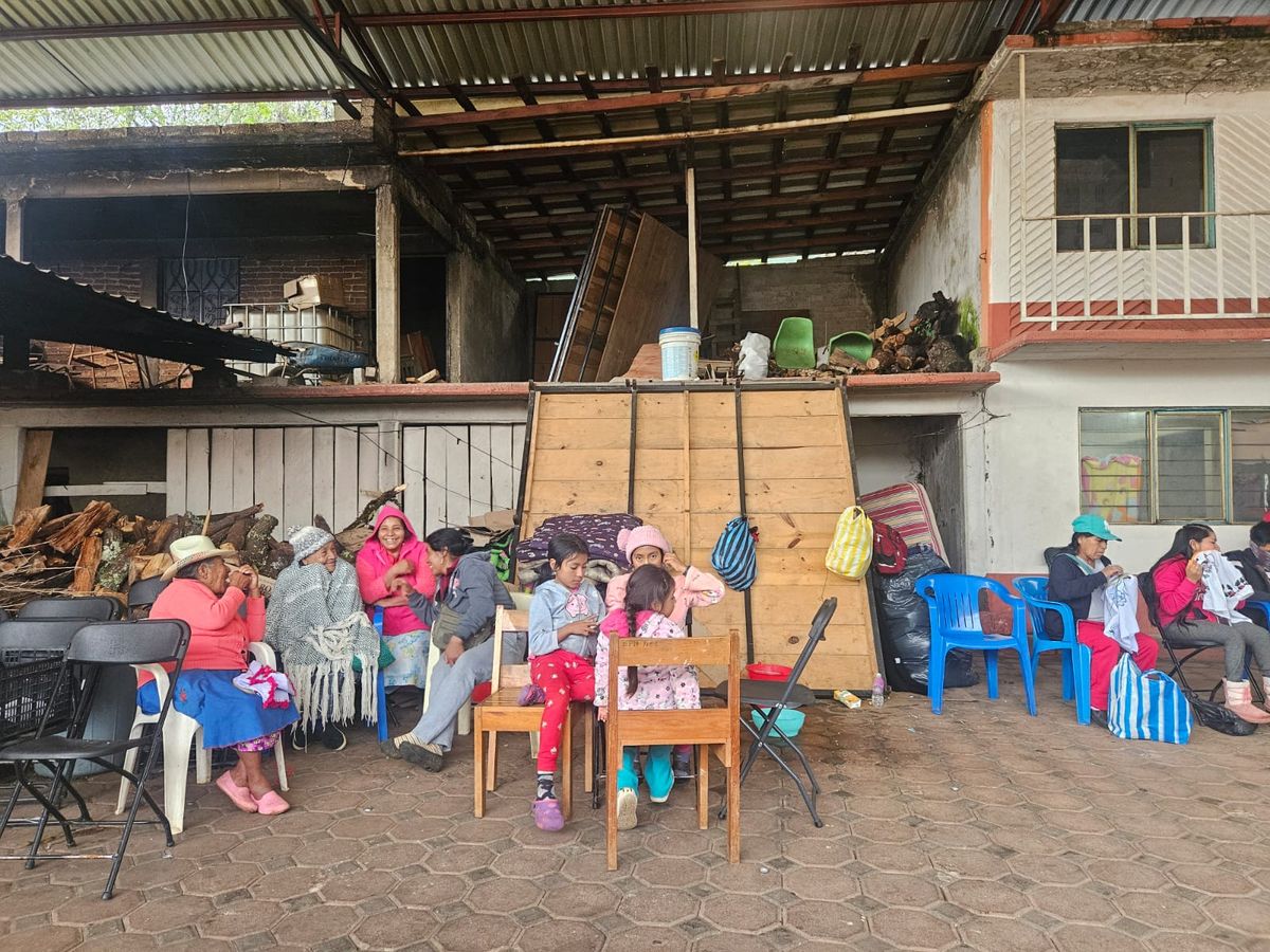 Denuncian inacción del gobierno de Oaxaca para solucionar desplazamiento de 225 habitantes de Buena Vista