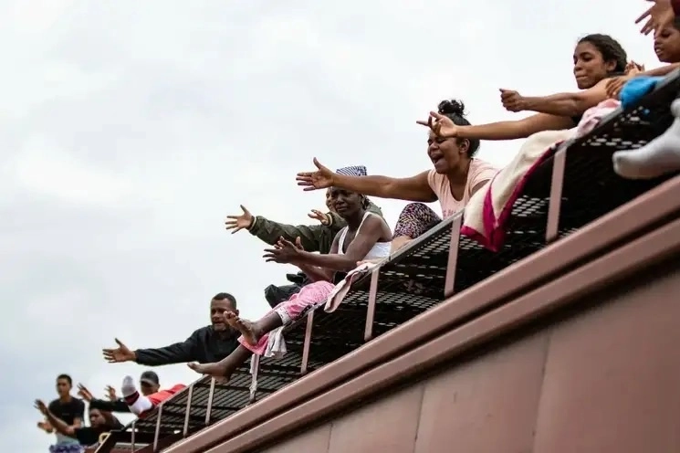 Migrantes en un tren de Ferromex. Foto Cuartoscuro / Archivo