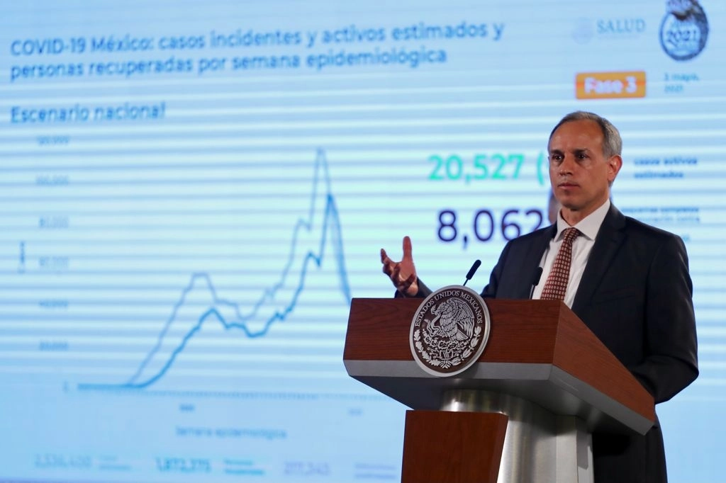 El subsecretario de Prevención y Promoción de la Salud, Hugo López-Gatell, durante la conferencia presidencial en Palacio Nacional en la Ciudad de México, el 4 de mayo de 2021. Foto Roberto García Ortiz