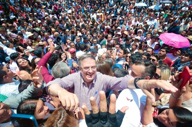 Marcelo Ebrard asistió al jardín Hidalgo, en la alcaldía Coyoacán, donde realizó una asamblea informativa del proceso de definición de la coordinación de los comités de la cuarta transformación, en la Ciudad de México, el 27 de junio de 2023. Foto Luis Castillo