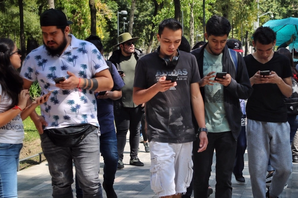 Más del 60 por ciento de los negocios de América Latina y el Caribe que utilizan internet tienen una presencia pasiva; es decir, no usan sus plataformas digitales para comercializar servicios. Foto Marco Peláez