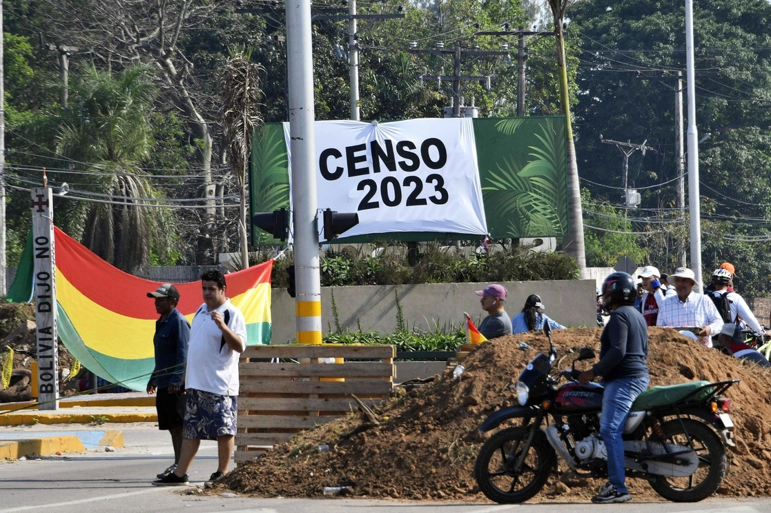 Bloqueos en Santa Cruz, Bolivia, en el cual exigen la realización de un censo en 2023 que les daría mayor presencia legislativa. Foto Afp