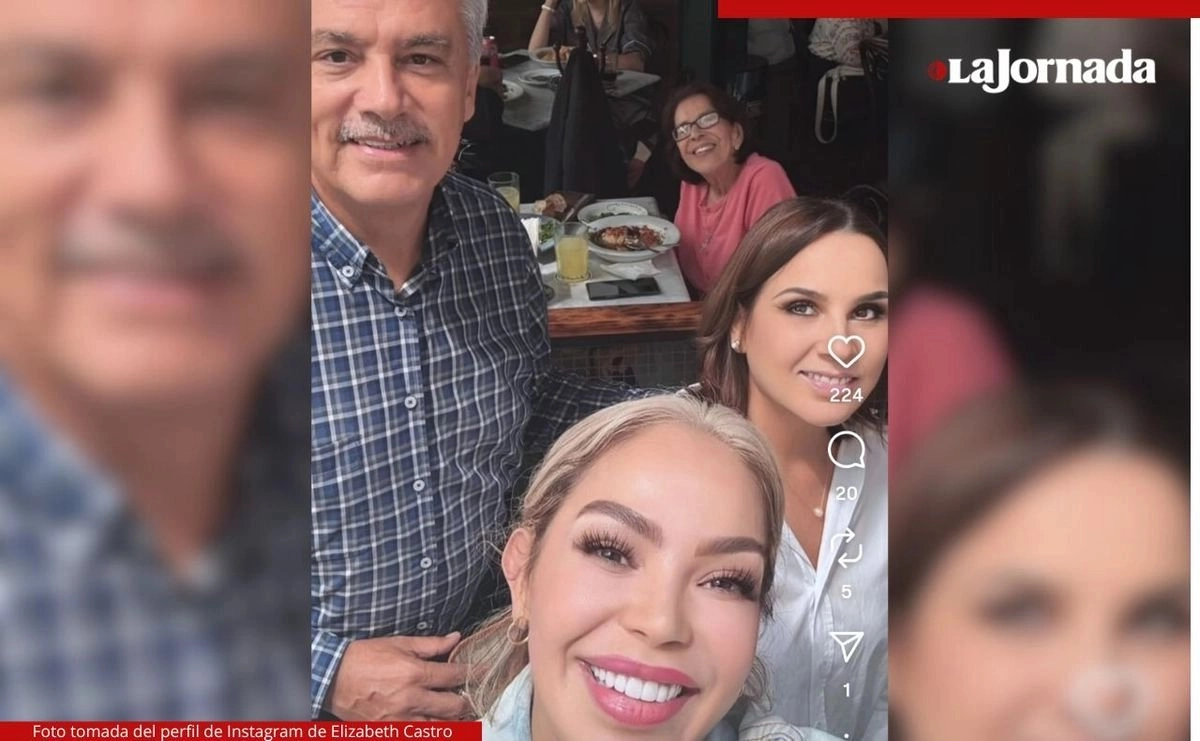 La conductora Elizabeth Castro (al frente), acompañada del ex gobernador panista de Jalisco, Alberto Cárdenas, y su esposa Joann Novoa, también del partido blanquiazul. Castro ha dicho que ella ha "trabajado" en el gobierno estatal desde hace 30 años. Foto tomada del perfil de Instagram