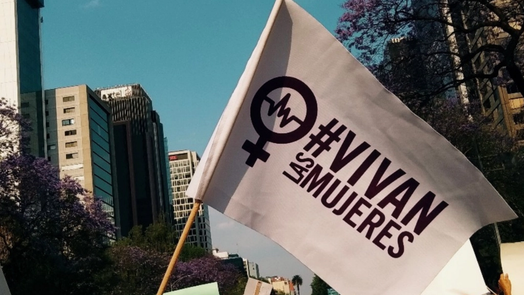 Se requiere un cambio de paradigma y considerar estándares internacionales de derechos humanos para atender la violencia sexual, mismos que reconocen el consentimiento como libre, informado y sin coerción, eliminando la exigencia de resistencia física y el delito de estupro, es uno de los señalamientos en el informe. 