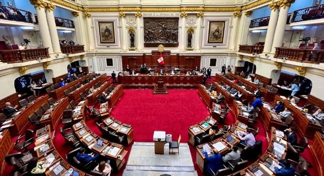 omisión Permanente del Congreso de Perú respaldó el dictamen de amnistía para los militares y policías procesados entre los años 1980 y 2000 en la lucha contra el terrorismo. Foto 