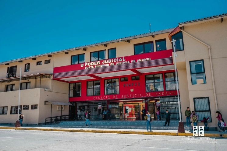 Los magistrados de la Corte Superior de la región Áncash condenaron a un sacerdote católico por violar sexualmente a una niña. Foto tomada de www.facebook.com/cortesuperiordejusticiadeancash?locale=es_LA