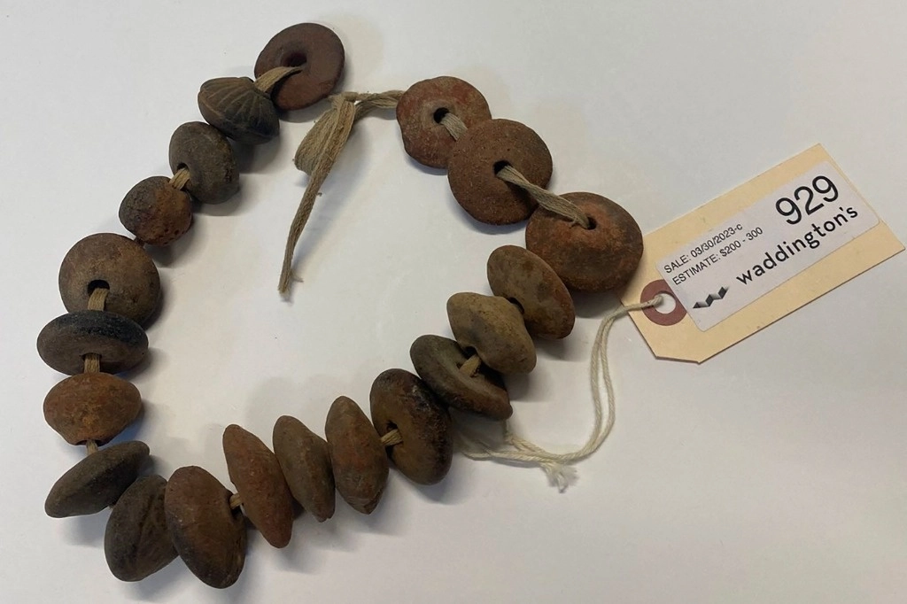 Imagen de una de las piezas anunciadas para su venta en la subasta organizada en Toronto, Canadá, por la casa Waddington's, a través de la página web 'The Saleroom'. Foto Afp.