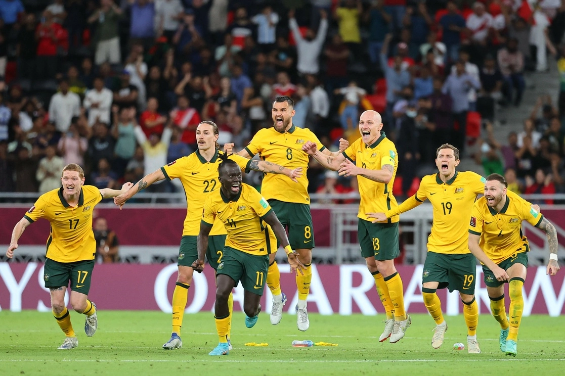 El selectivo nacional de Australia fue más certero en los penales para conseguir su boleto. Foto Afp