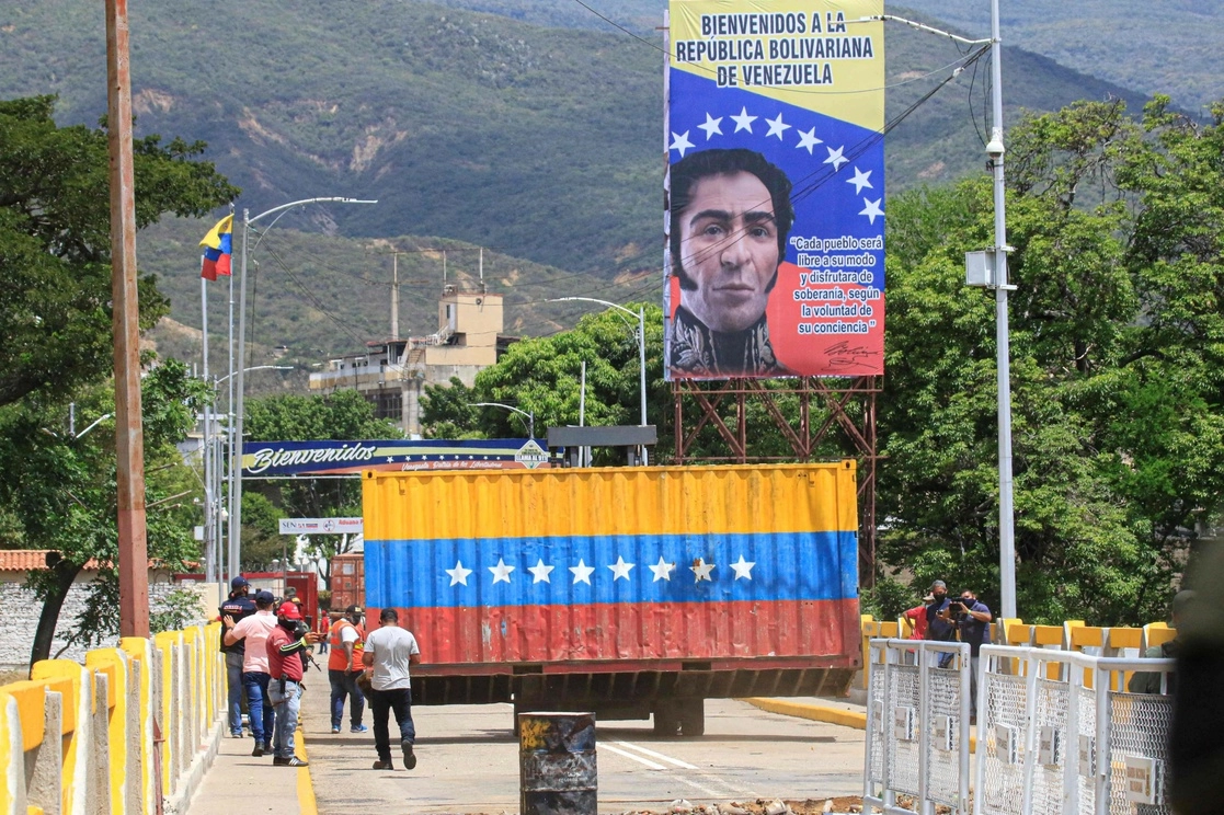 La designación del nuevo representante peruano en Caracas causó sorpresa en los medios de prensa locales Foto Afp
