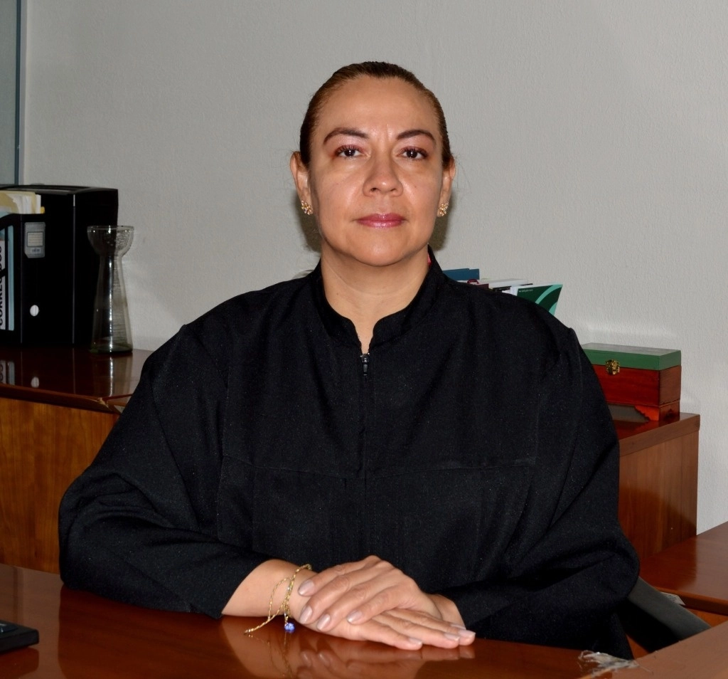 El desconocimiento de paternidad, explicó, implica que en el acta de nacimiento primigenia el nombre de la persona que en su momento lo registró quede en reserva. Foto  PGJCDMX