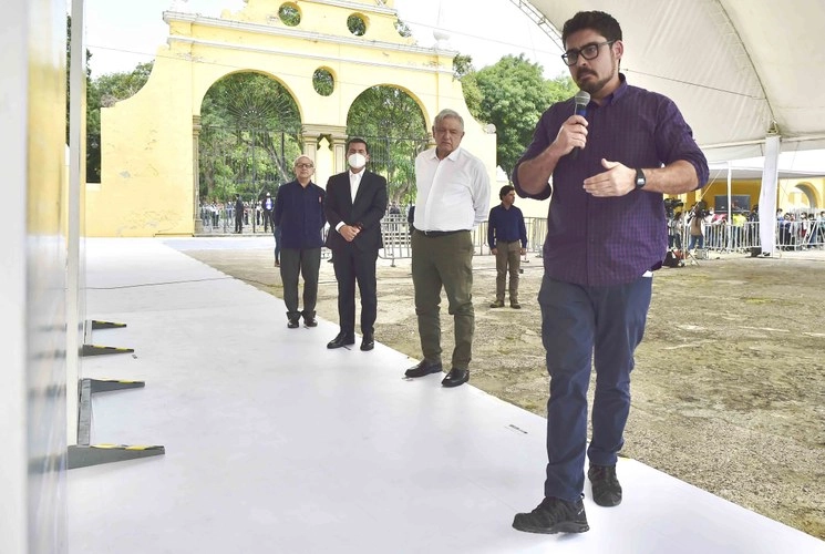 El secretario de Desarrollo Agrario, Territorial y Urbano, Román Meyer, en Cholula, Puebla. Foto Presidencia