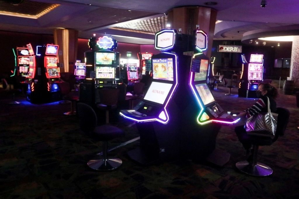 El miércoles fue abierto un nuevo casino en Mexicali, con lo que suman 15 los centros de juego en la capital de Baja California. Foto Cuartoscuro / Archivo