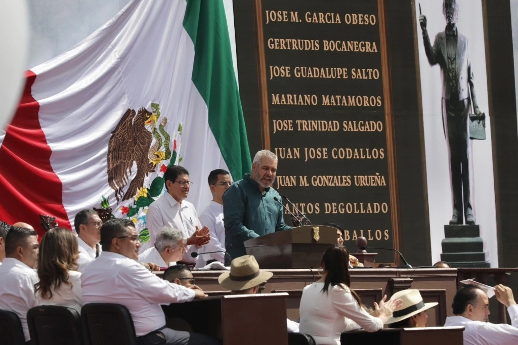 Alfredo Ramírez Bedolla, gobernador de Michoacán, rindió su Tercer Informe de Gobierno en el Estadio Morelos. Foto Tomada de X @ARBedolla