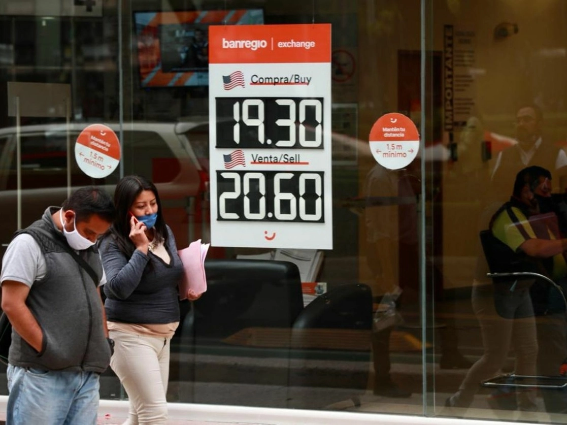 El dólar se cotiza  hoy en 20.60 pesos en sucursales bancarias de la Ciudad de México. Foto María Luisa Severiano