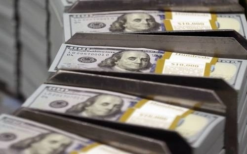 El tipo de cambio abrió la semana con una apreciación de 0.36 por ciento o 7 centavos al cotizar en 19.85 pesos por dólar. Foto Ap / Archivo 