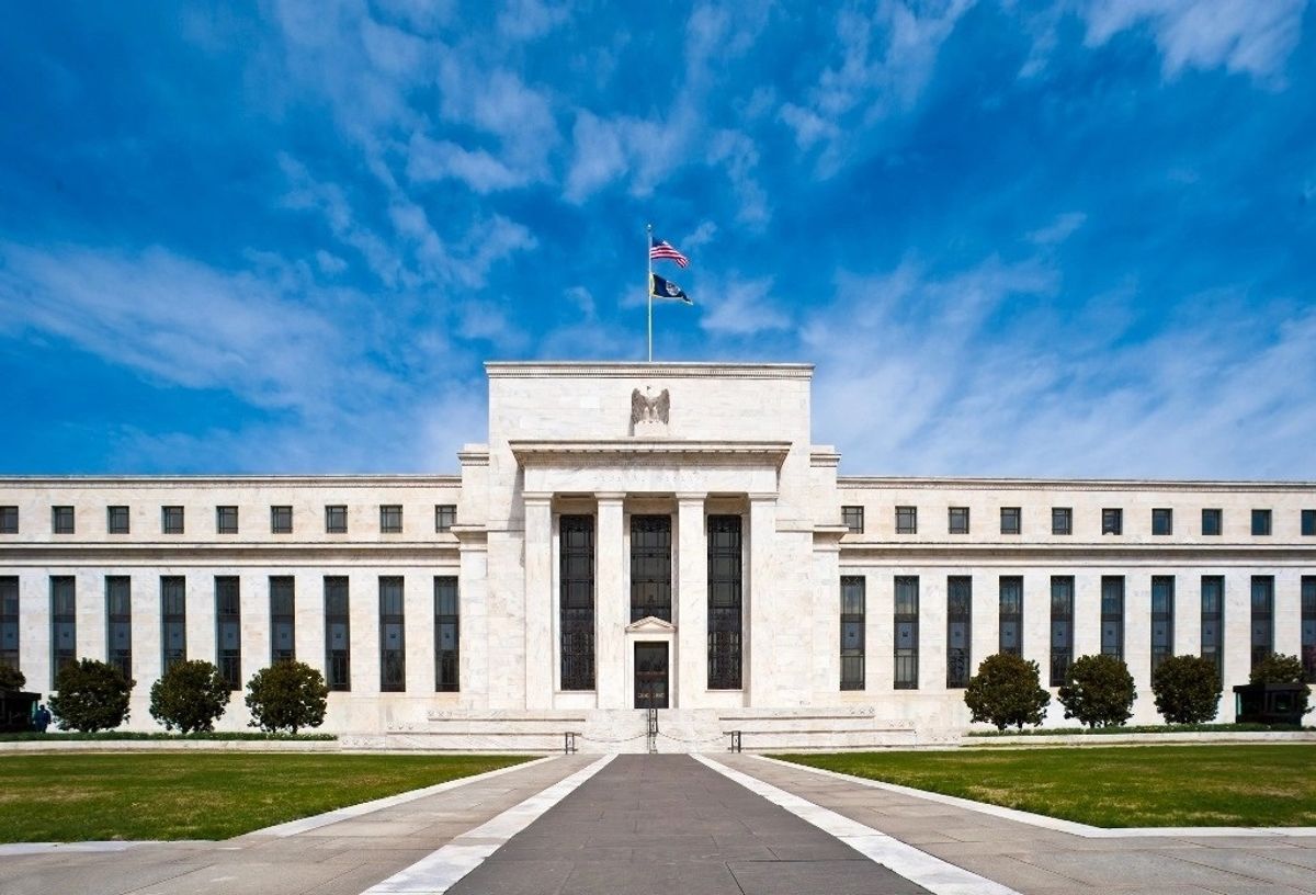 Peso anota su mejor nivel en 2025 en medio de expectativas por tasas de interés en EU