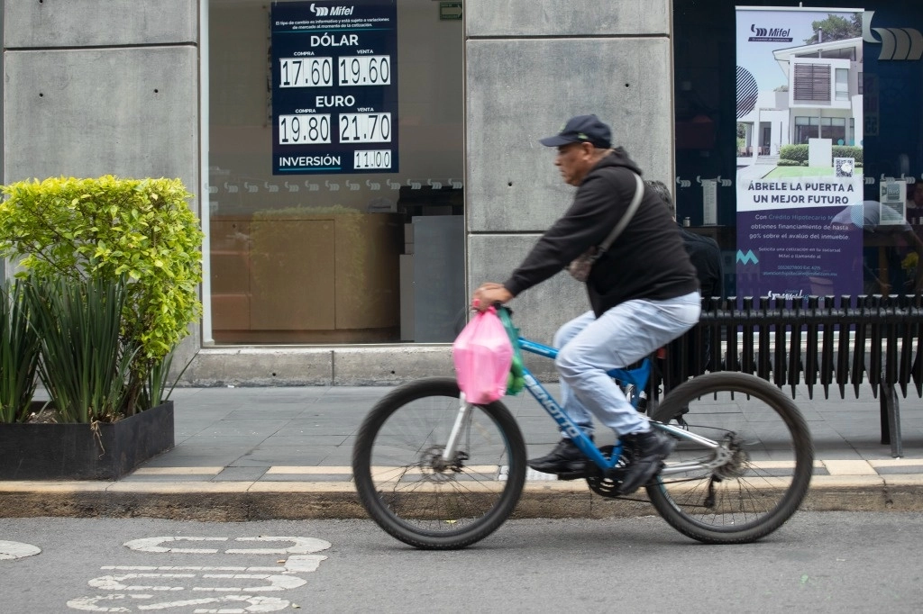 Cotización del dólar en la Ciudad de México, el 12 de agosto de 2024. Foto María Luisa Severiano