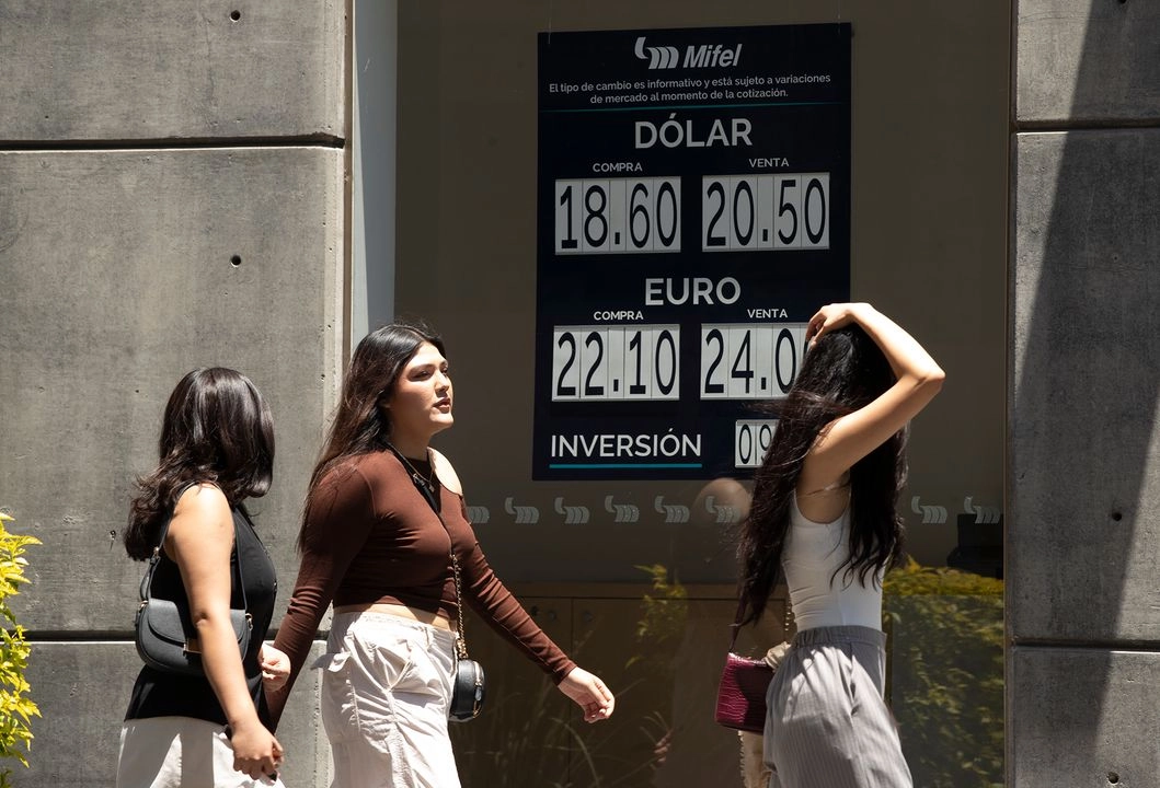 Cotización del dólar en la Ciudad de México, el 15 de abril de 2025. Foto 