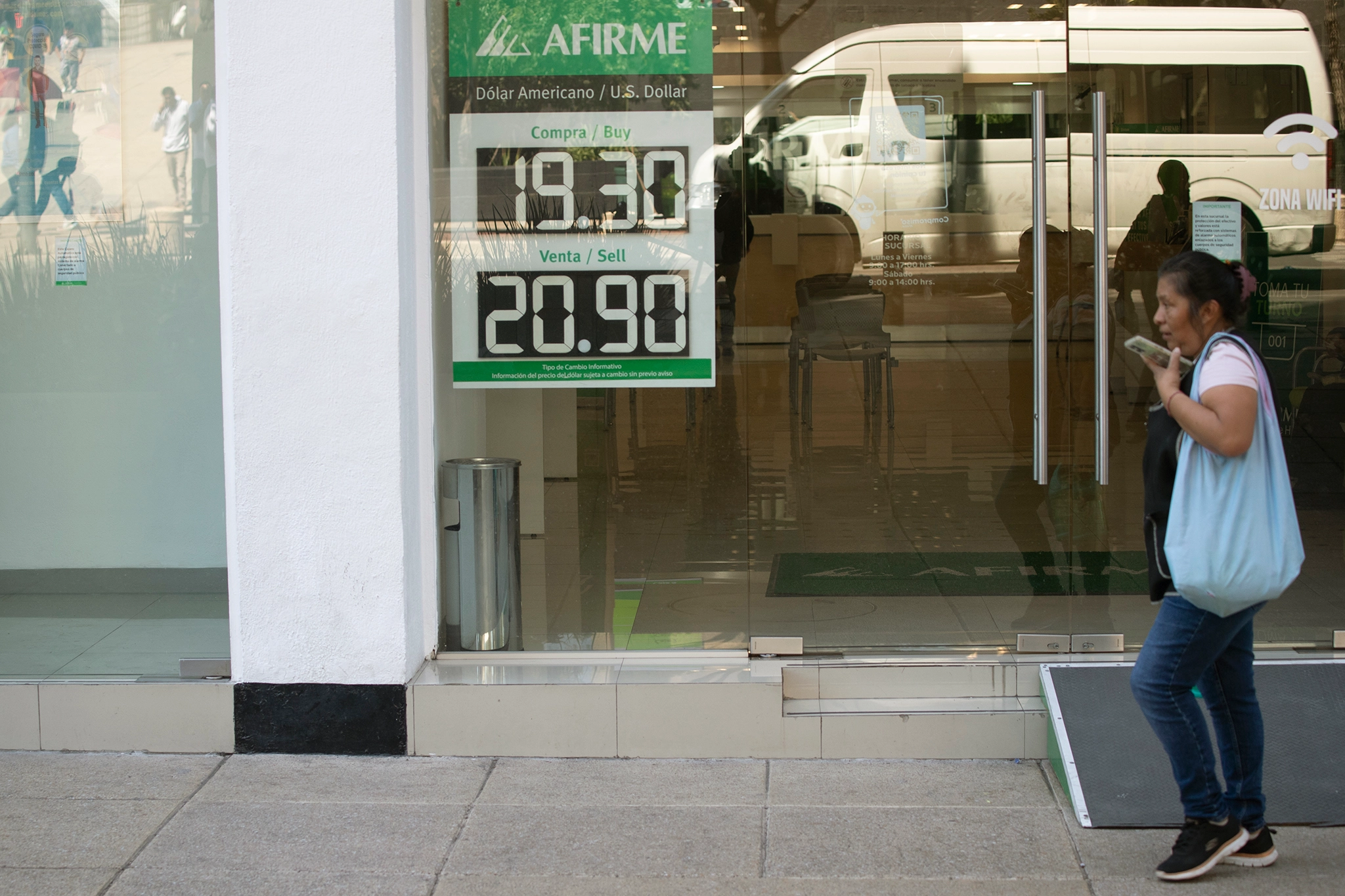 Cotización del dólar en la capital del país, el 24 de febrero de 2025. Foto 