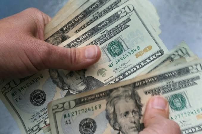 La moneda se cotiza en 22.49 pesos por dólar. Foto Ap /Archivo