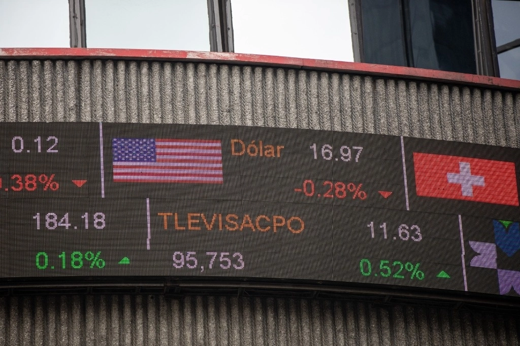 Cotización del dólar en la Bolsa Mexicana de Valores, en la capital del país, el 26 de diciembre de 2023.
