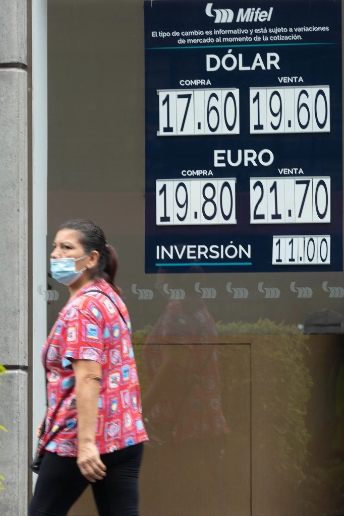 Cotización del dólar en la Ciudad de México, el 12 de agosto de 2024. Foto María Luisa Severiano