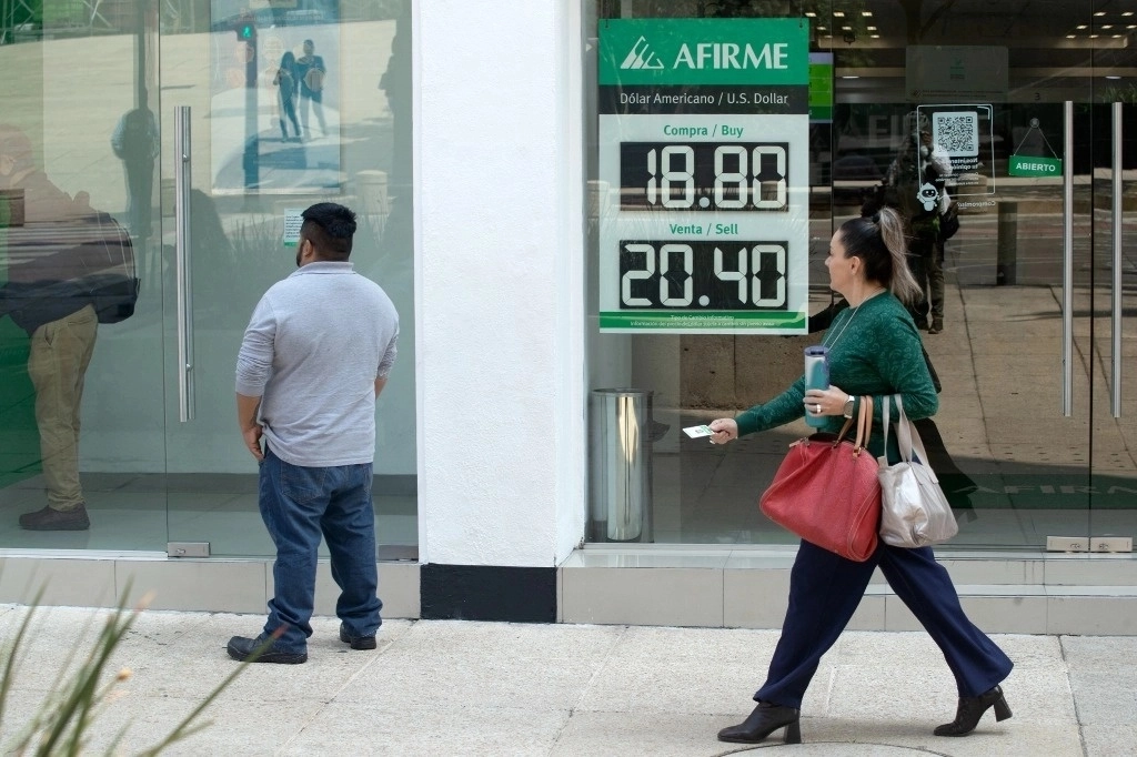 Cotización del dólar en la Ciudad de México, el 2 de septiembre de 2024. Foto María Luisa Severiano