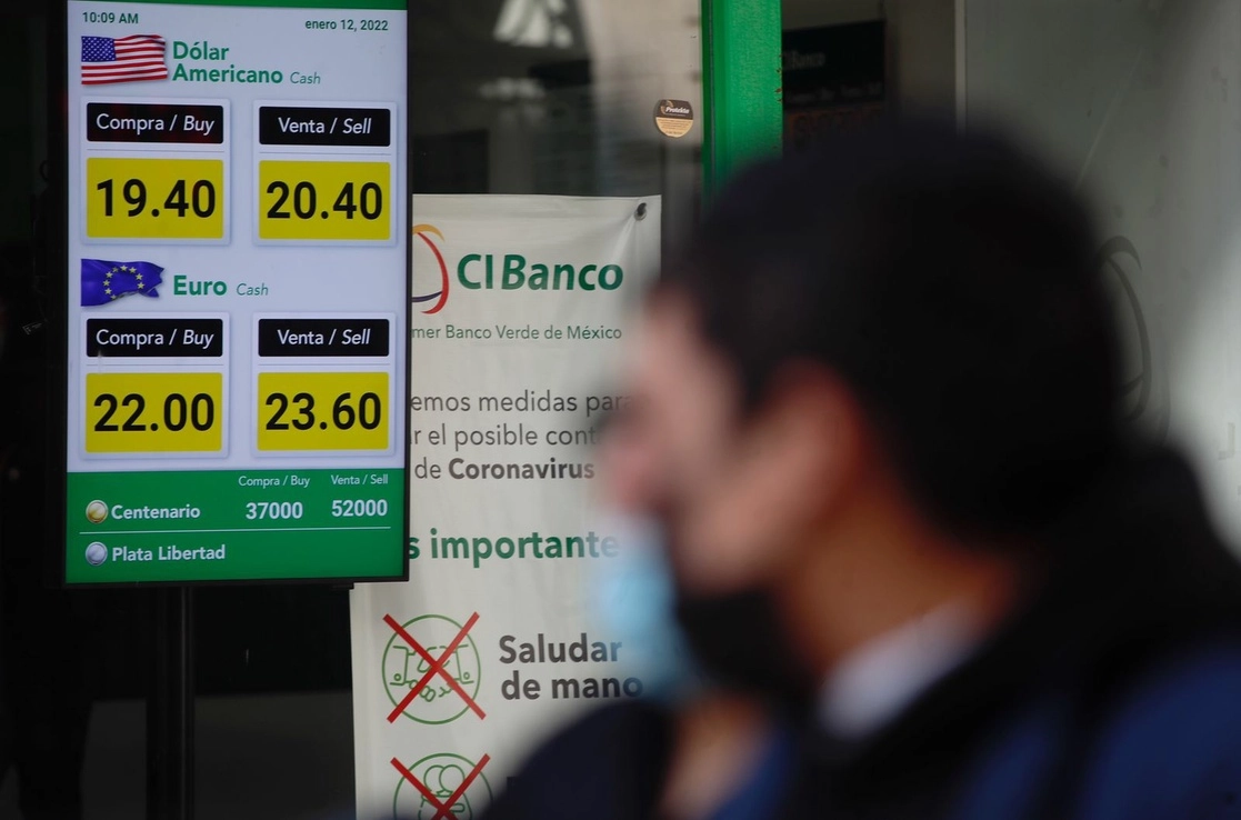 Cotización del dólar en bancos de la Ciudad de México, el pasado 12 de enero de 2022. Foto Cristina Rodríguez








