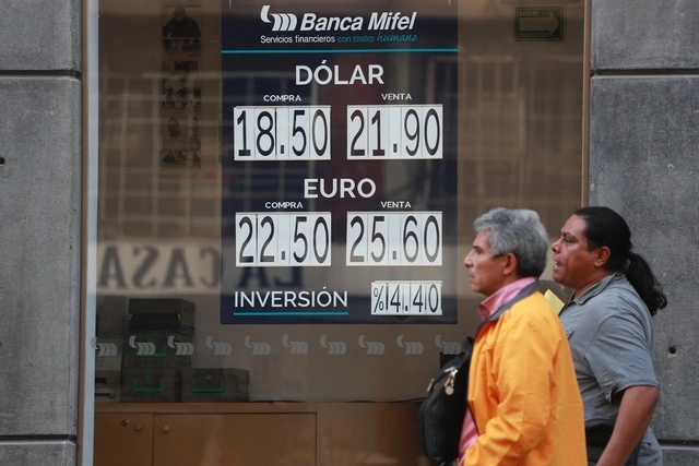 En imagen de noviembre pasado, cotización del dólar en la Ciudad de México. Foto María Luisa Severiano